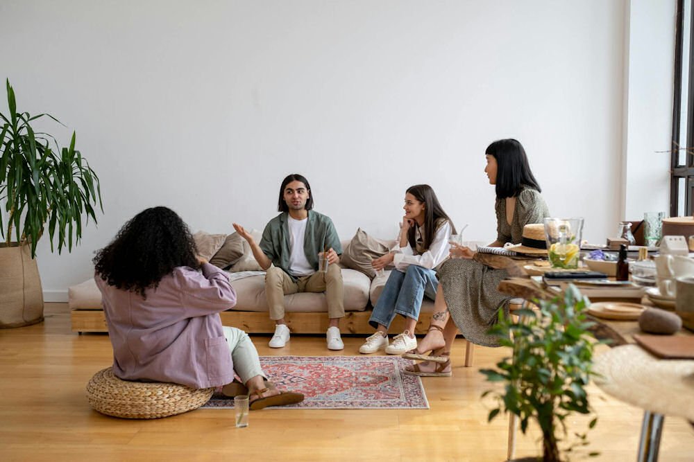 Participants in therapy learning about the 12 Steps of Alcoholics Anonymous