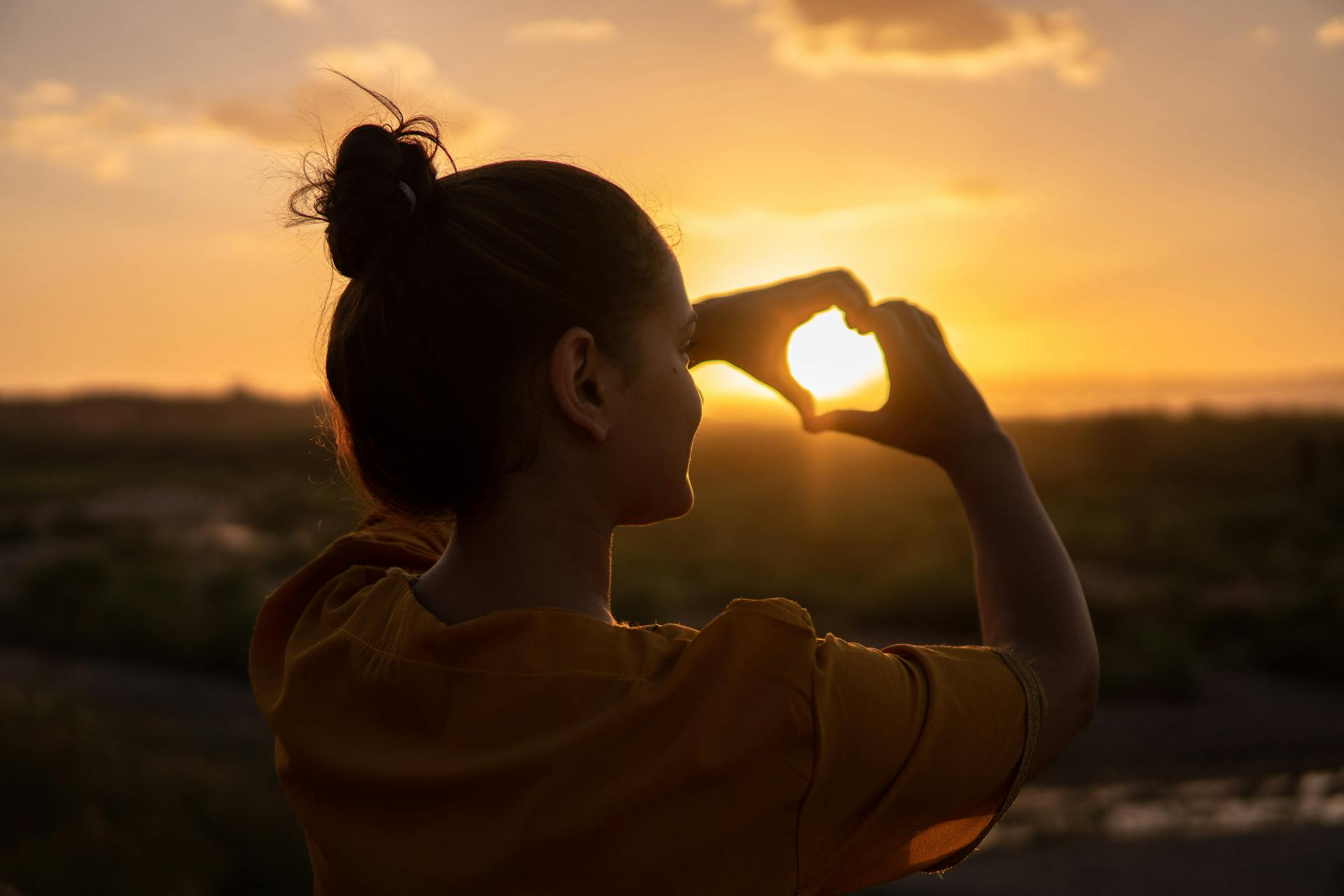 girl engaged in a gestalt therapy healing session