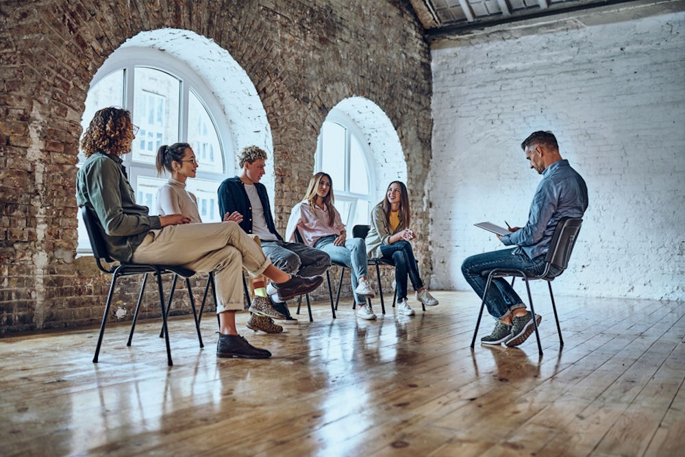 individuals in group therapy