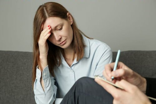 counseling session on alcohol addiction underway